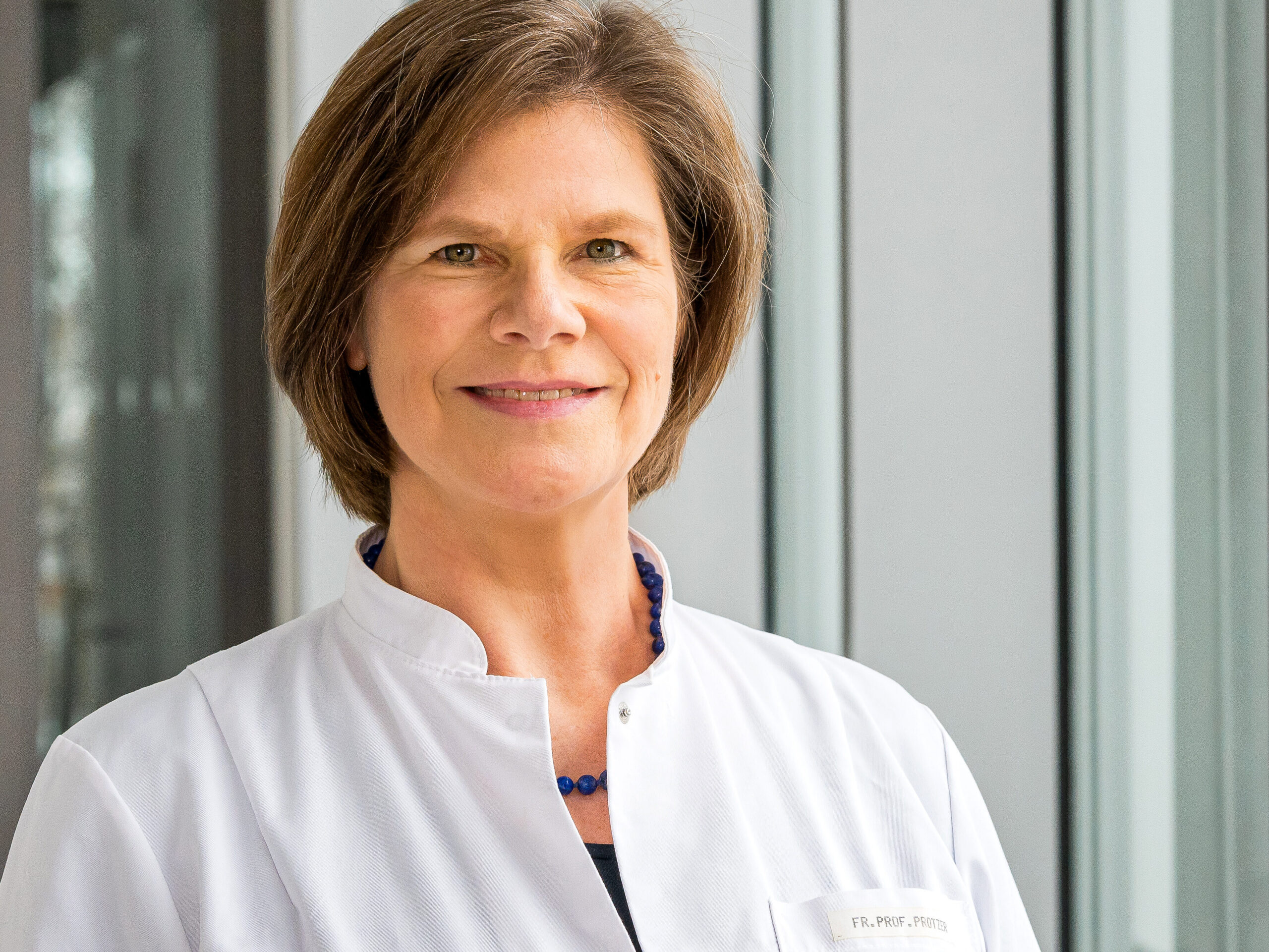 Bundesverdienstkreuz für Ulrike Protzer